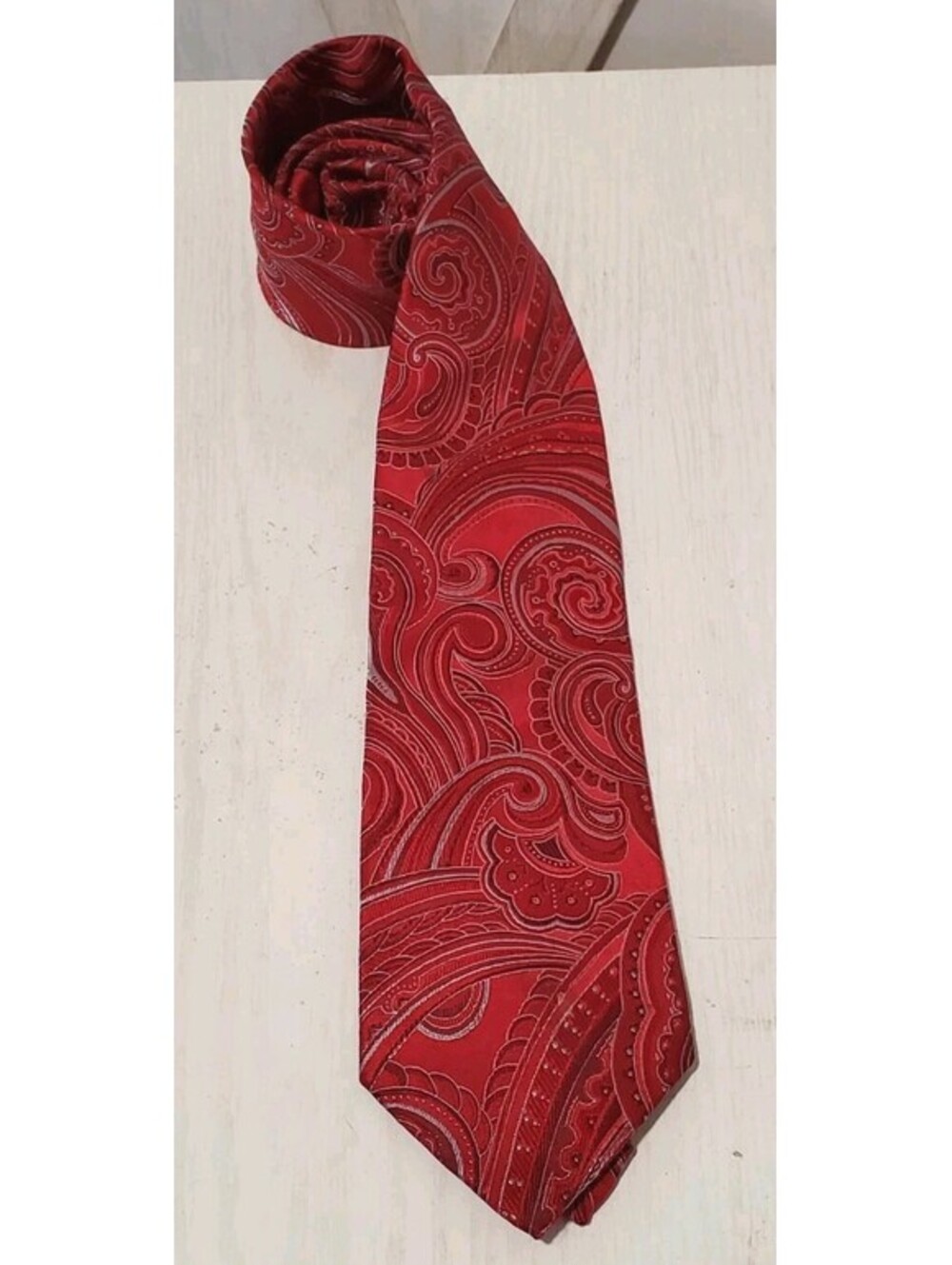 Donald J Trump Signature Collection Designer Necktie Red Paisley 100% Silk
